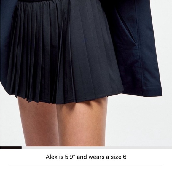 Lululemon Black Pleated Tennis Skirt size 6 - Picture 2 of 2